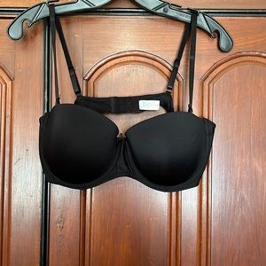BNWOT  Black Lightly Padded Push Up Bra Size 40C